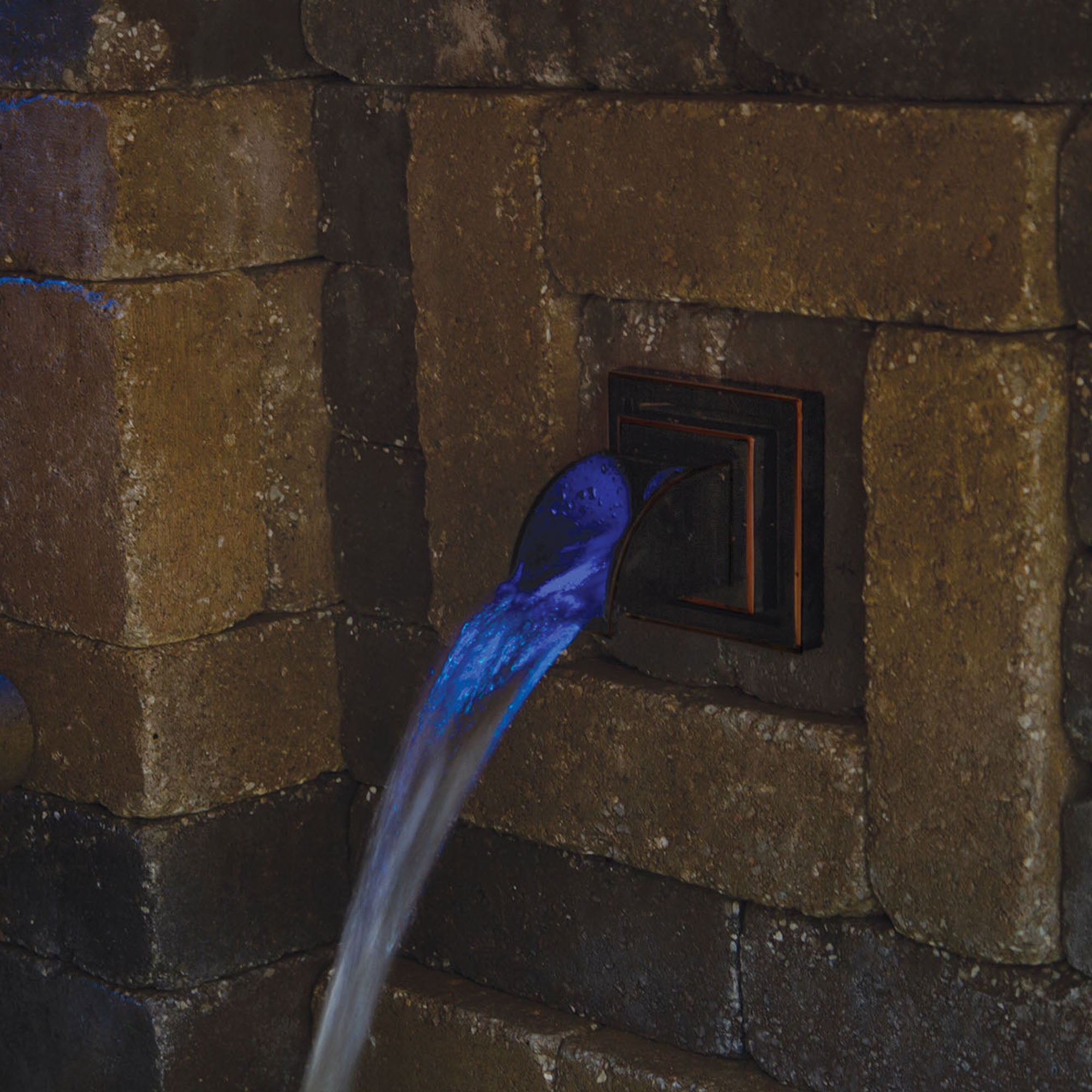 Bronze-Finish Mantova Wall Spout - Thumbnail 5
